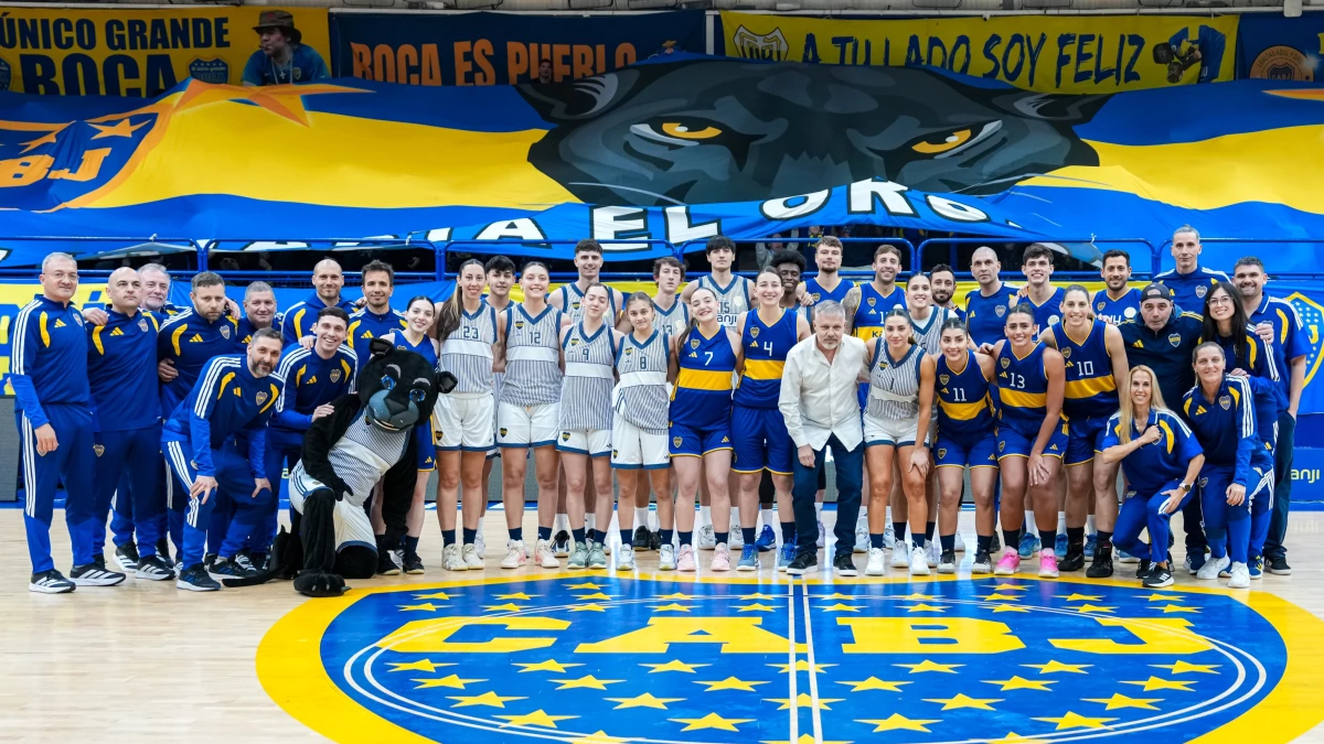 El Xeneize presentó en la Bombonerita a los equipos masculinos y femeninos de básquetbol con sus nuevas equipaciones.Foto de Boca Básquet (@BasquetBocaJrs).