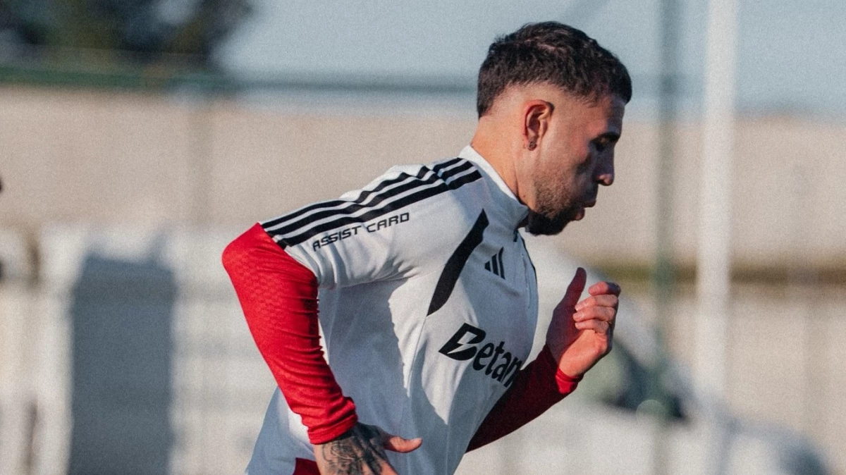 Foto: River. Otamendi, el capitán de River, que anoche jugó su último partido con Argentina, hizo tareas regenerativas.