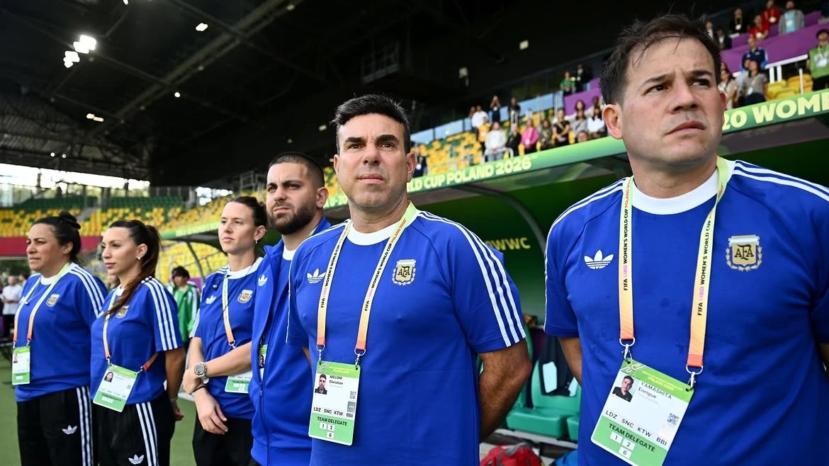 El cuerpo técnico de Meloni. Foto: @Argentina