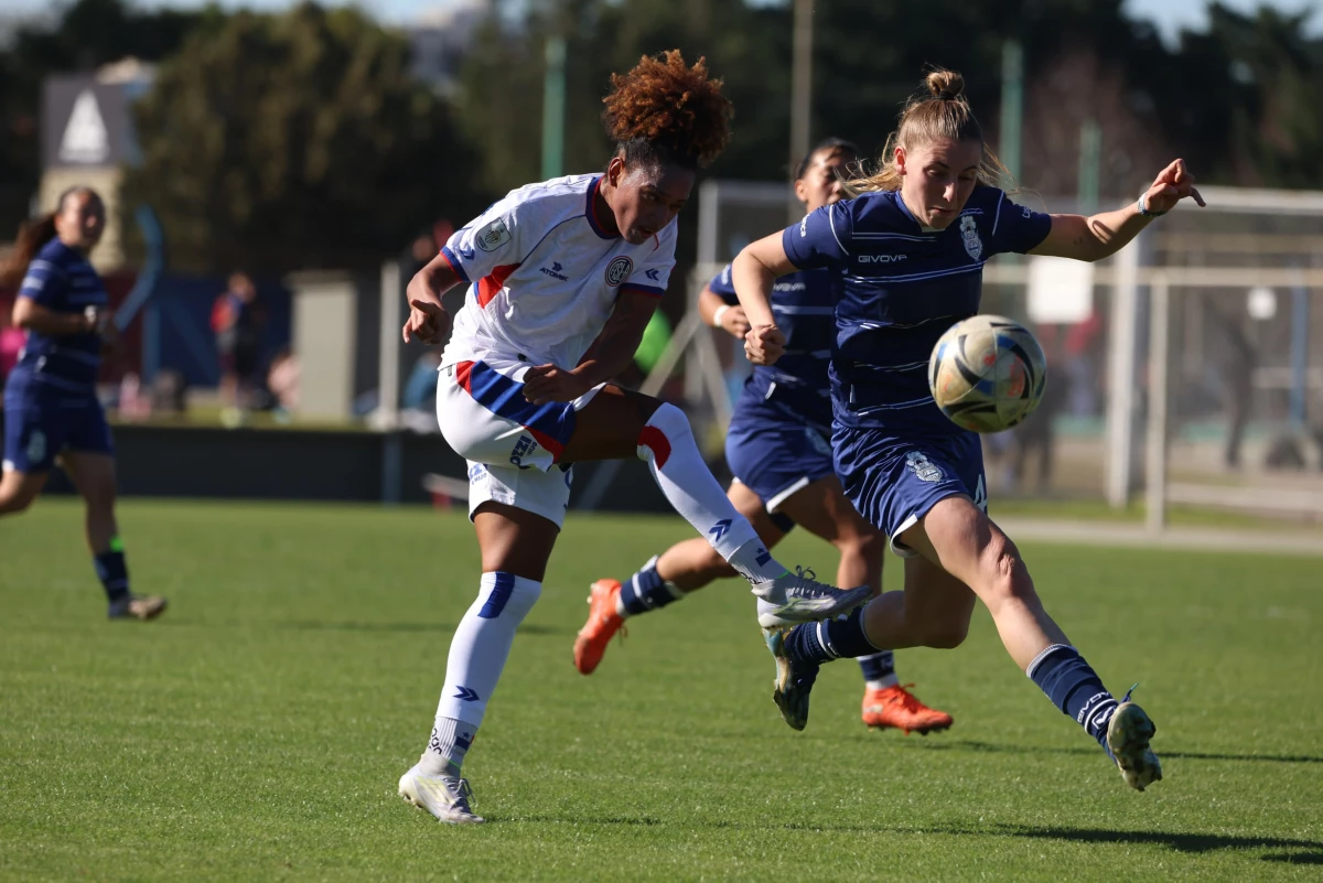 Foto:@CASLAFFemenino. San Lorenzo superó a Gimnasia por 2-0