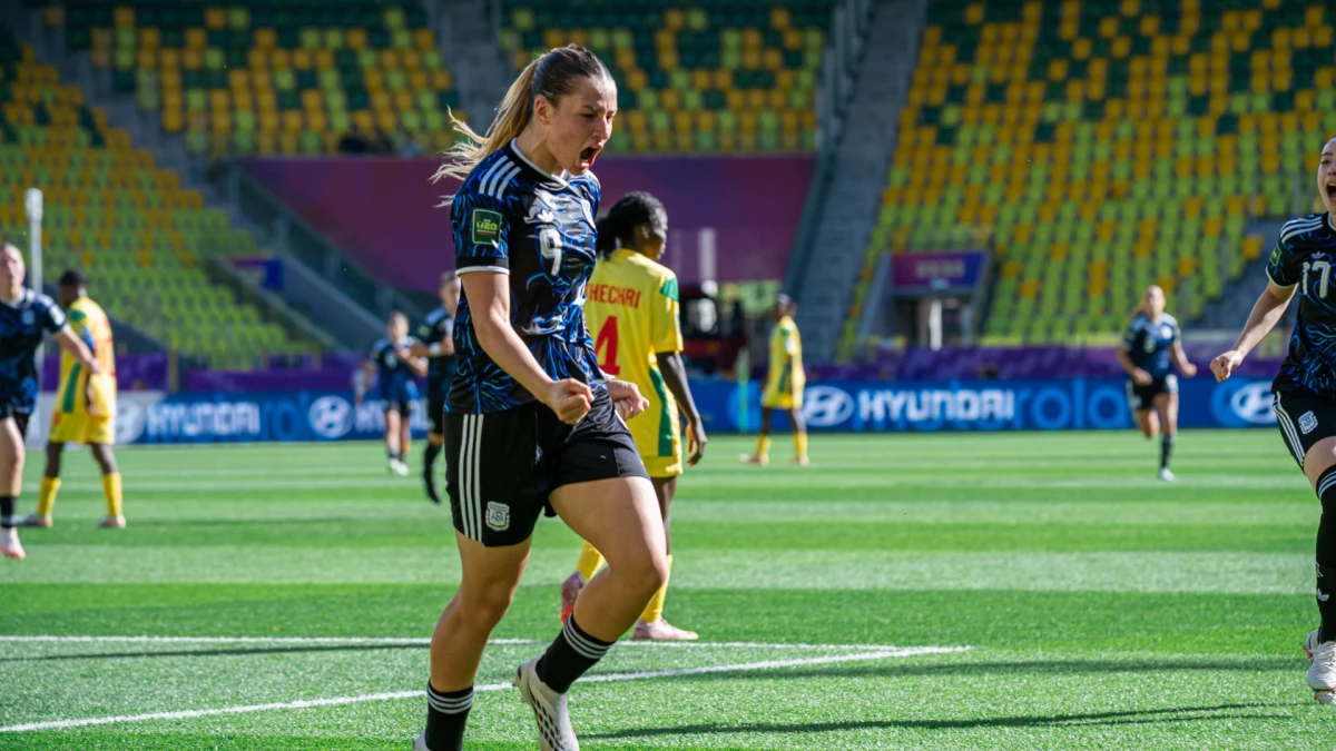 Annika festeja el cuarto. Foto: X @Argentina.