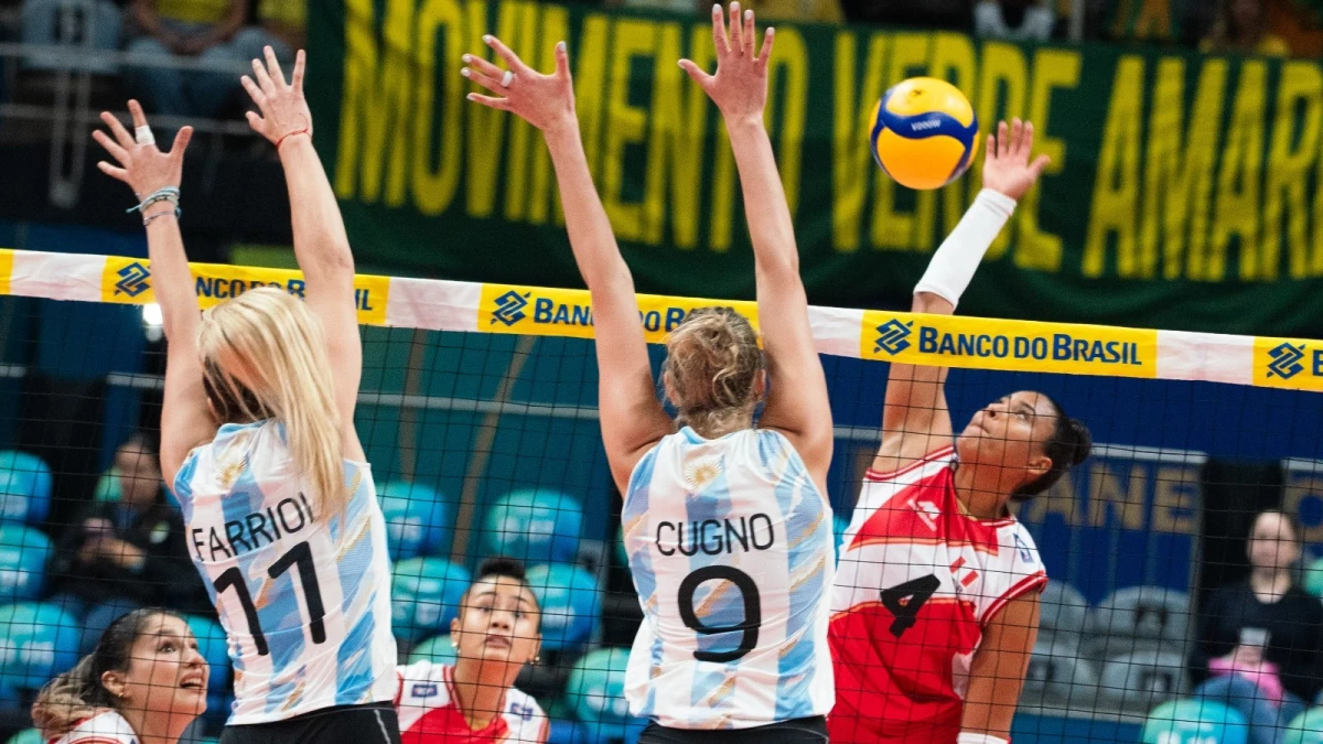Foto: Voleysur. En los momentos más complicados del partido, el bloqueo argentino resolvió muchos problemas