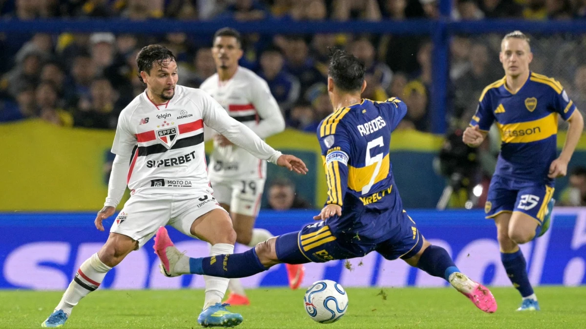Foto de la Copa Sudamericana (X). Paredes chocó con Domingos Duarte y el visitante fue expulsado pero luego se revió la sanción.
