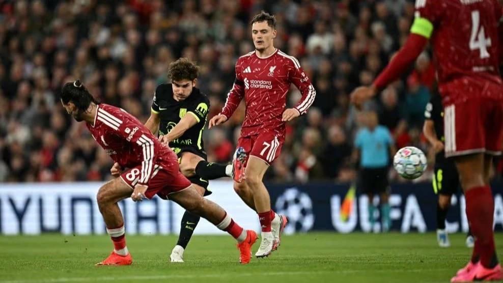 Julián tuvo un buen partido en su regreso a la titularidad. foto:@uefa.