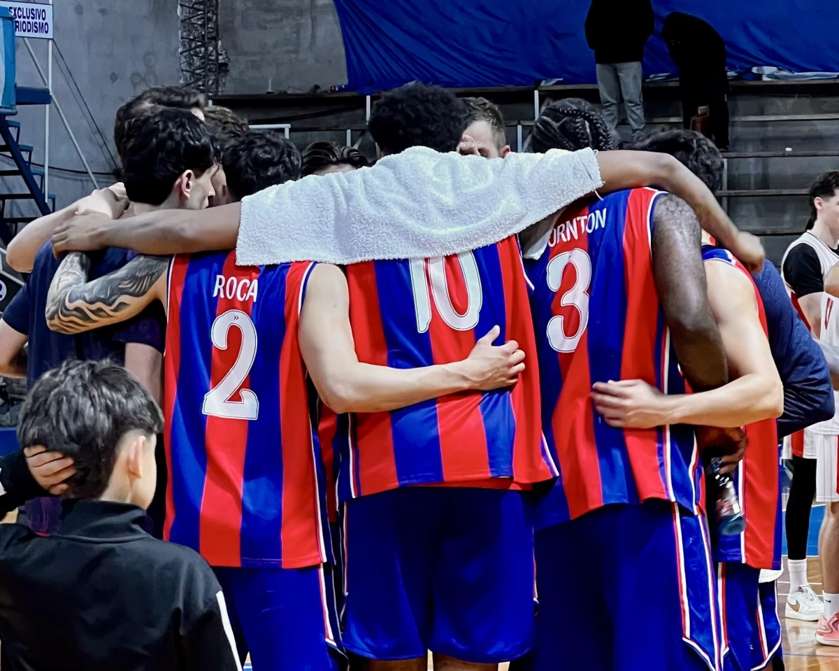 Foto:@CASLABasquet. En el cuadrangular en Santa Fe, San Lorenzo había arrancado con derrota ante Instituto de Córdoba