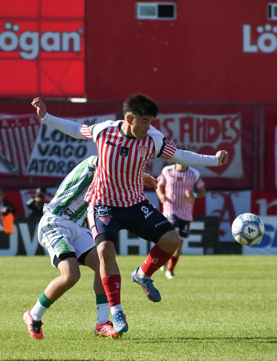 Foto:@clublosandes. Igualdad en Lomas de Zamora entre Los Andes y San Miguel (1-1)