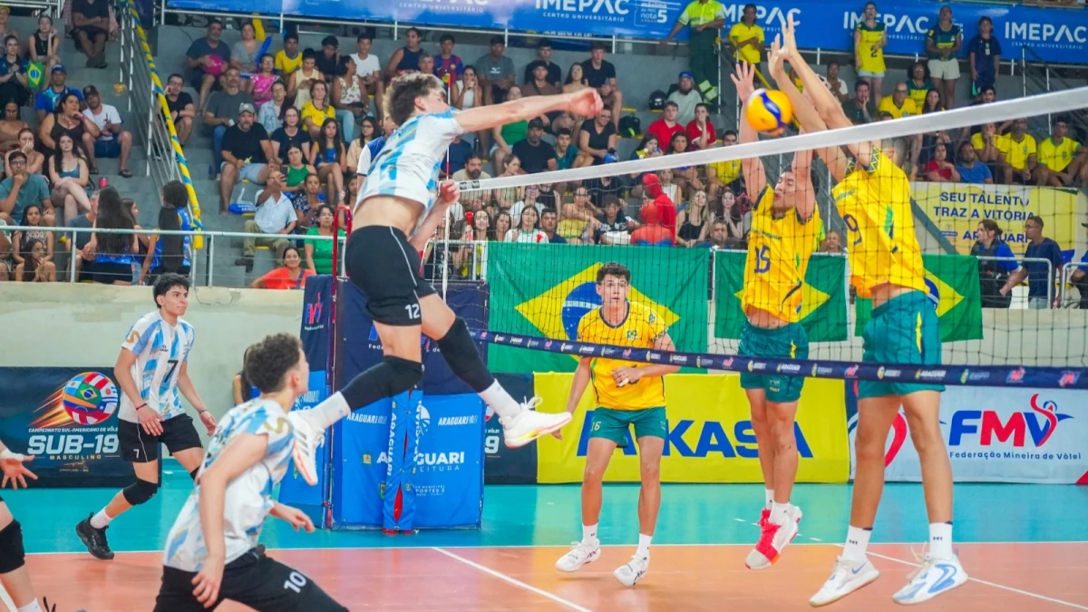 Foto: Los chicos argentinos lucharon hasta el final y cayeron con honor ante Brasil.&nbsp;