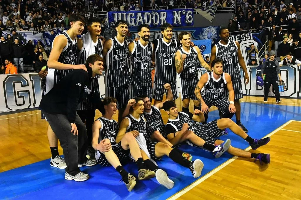 Foto: Prensa Peñarol. En un amistoso celebrado en el Islas Malvinas hubo victoria del Milrayitas sobre Quilmes, por 95 a 64