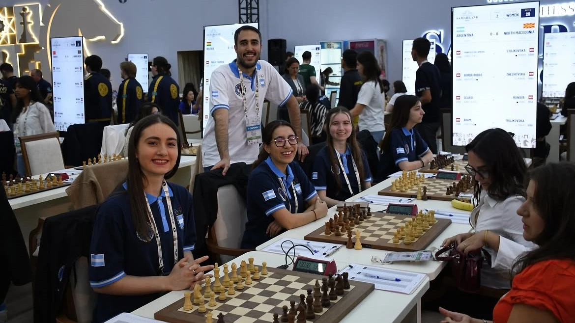 Las representantes argentinas en las Olimpiadas de ajedrez de Uzebkistán. (Foto: Prensa FADA)