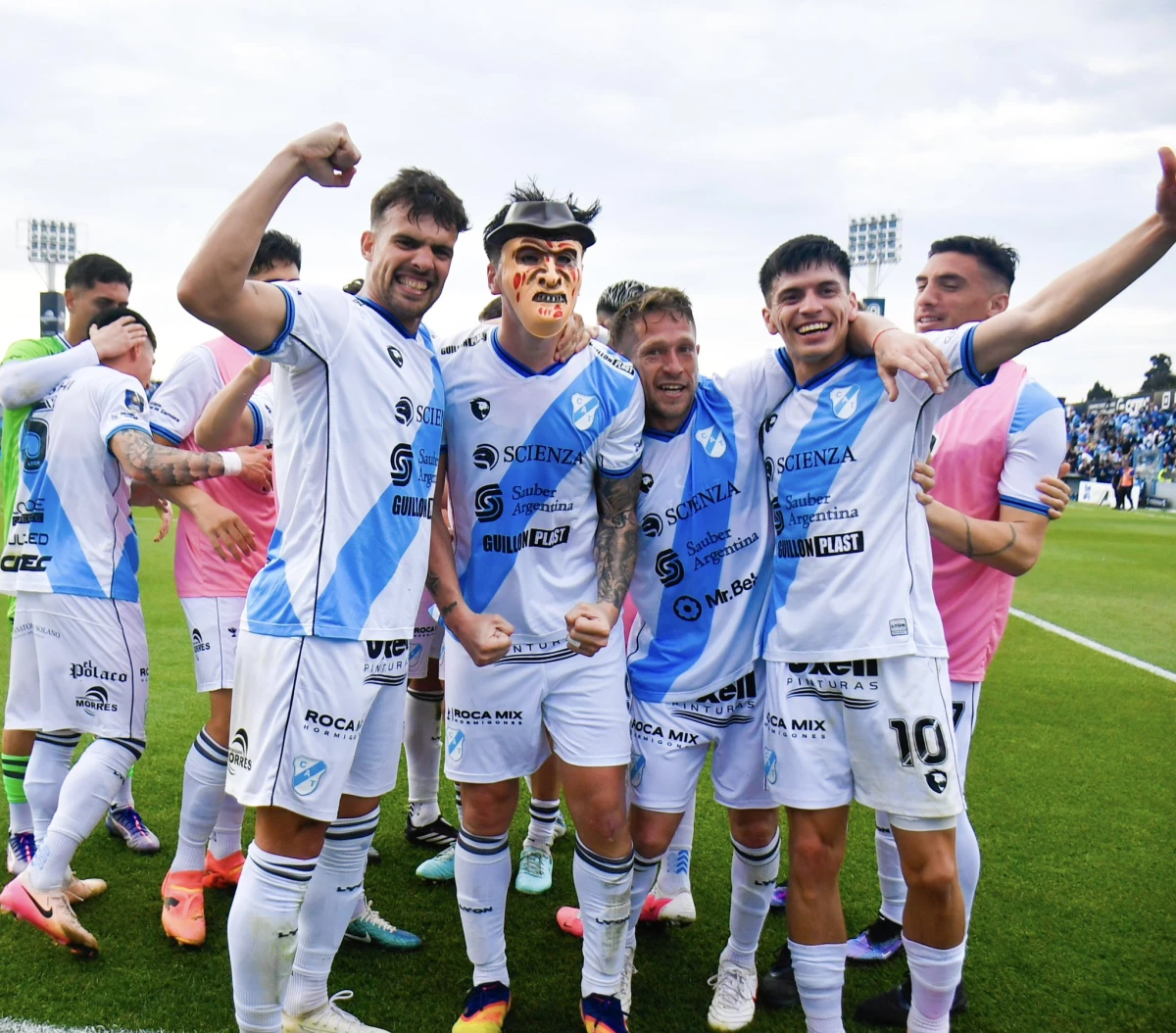 Foto:@TemperleyOk. Ganó el Celeste y se ilusiona con pelear arriba hasta el final