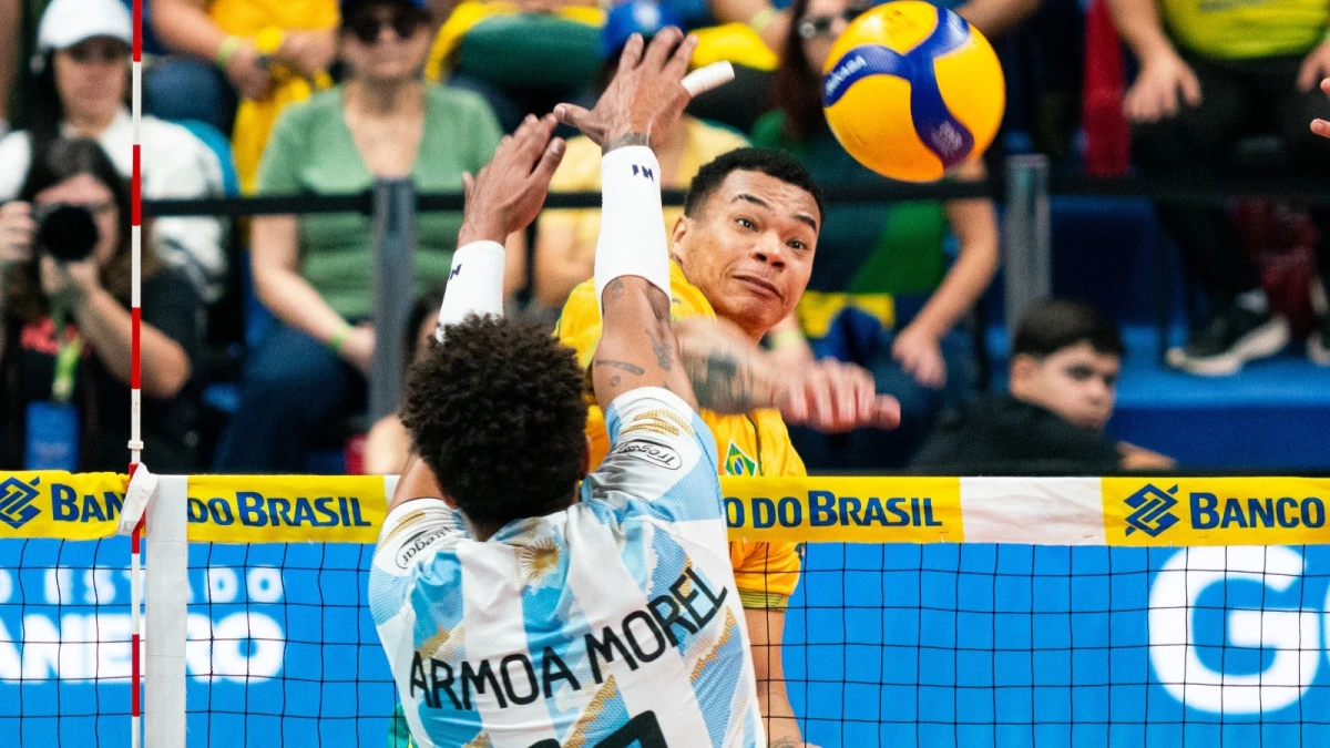 Foto: Maurício Val Dhavid Normando CBV. Argentina intentó para a Darlan que en general pegó mano a mano.