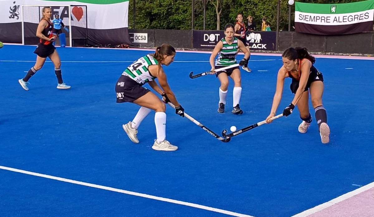Foto:Instagram Hockey Santa Bárbara. El equipo platense goleó a River y se clasificó a los play offs del Metropolitano femenino