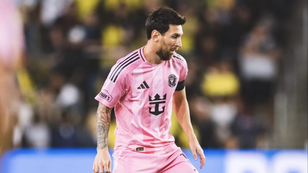 Messi llegó a su gol número 76 de tiros libres y está a dos de ser el jugador con más tantos por esa vía en la historia del fútbol.Foto del “X” del Inter Miami CF (@InterMiamiCF).