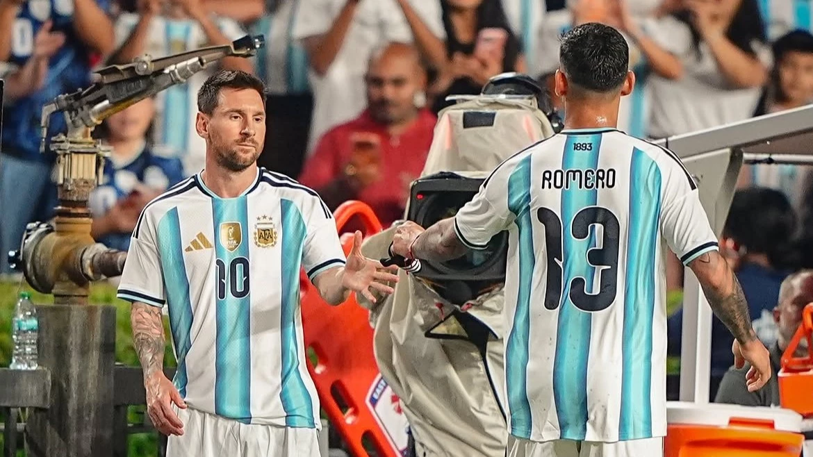 Messi y el nuevo capitán de la Selección. Foto: @Argentina