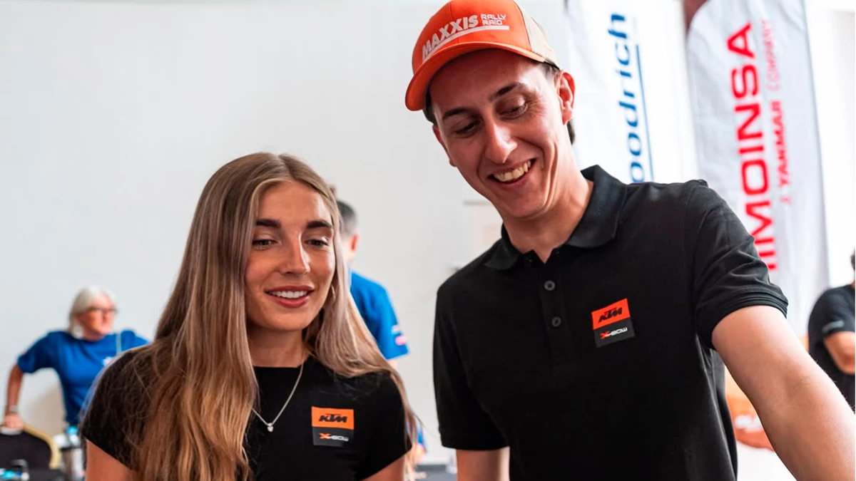 la neerlandesa Klaassen y el argentino Sanz, en la previa del prólogo en el Rally de Marruecos y con la mente puesta en al definición del Campeonato del Mundo 2026 | Foto: IG puck.klaassen