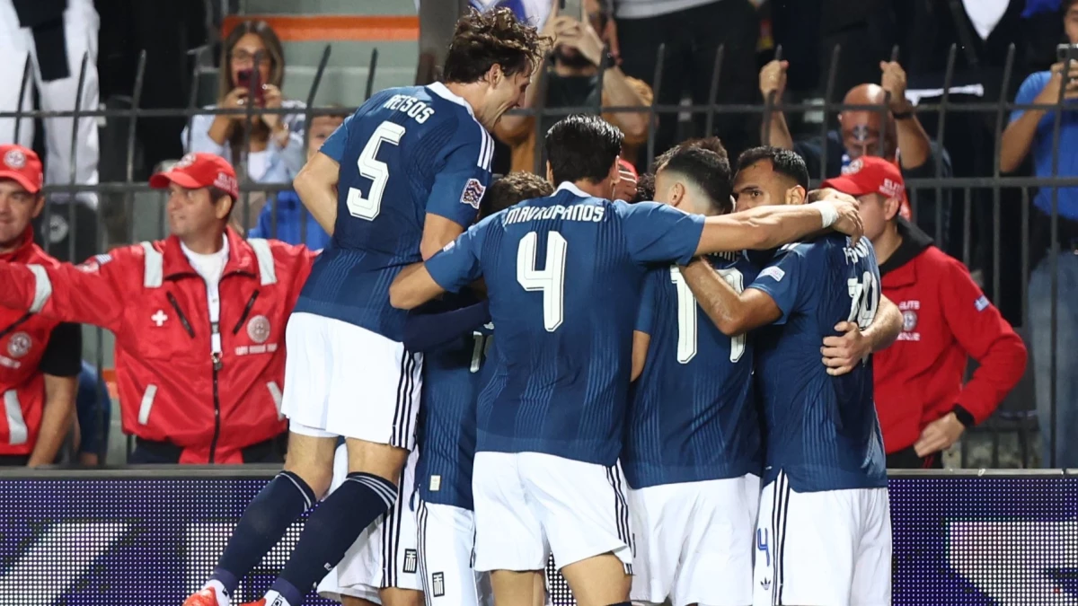 Locura griega que casi le gana a Paises Bajos pero el paetido termino 2 a 2. foto: @uefa.