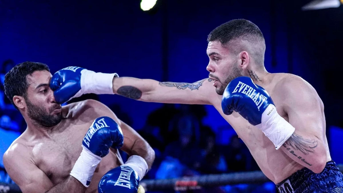 Diego Sánchez se llevó un duro combate frente al venezolano Uzcátegui | Foto: Boxeo de Primera