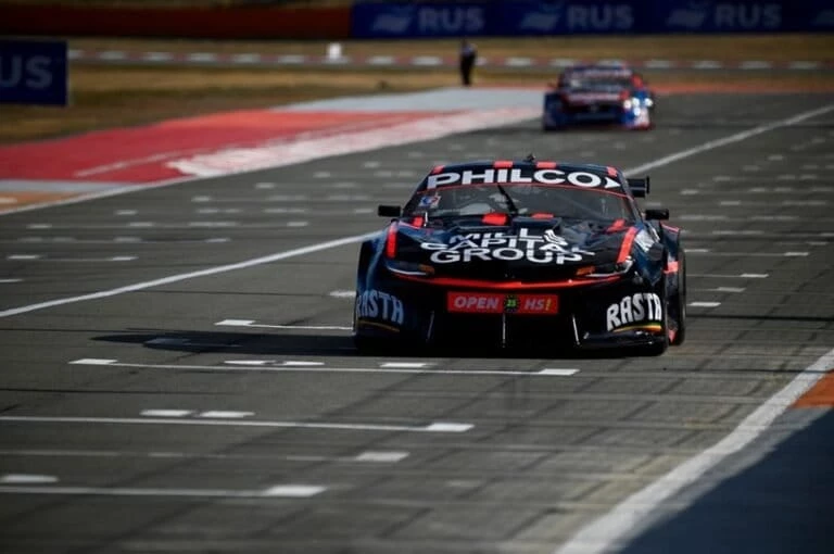 Foto: El Chevrolet Camaro de Bautista Damiani está siendo el más rápido de la temporada de TC Pista.
