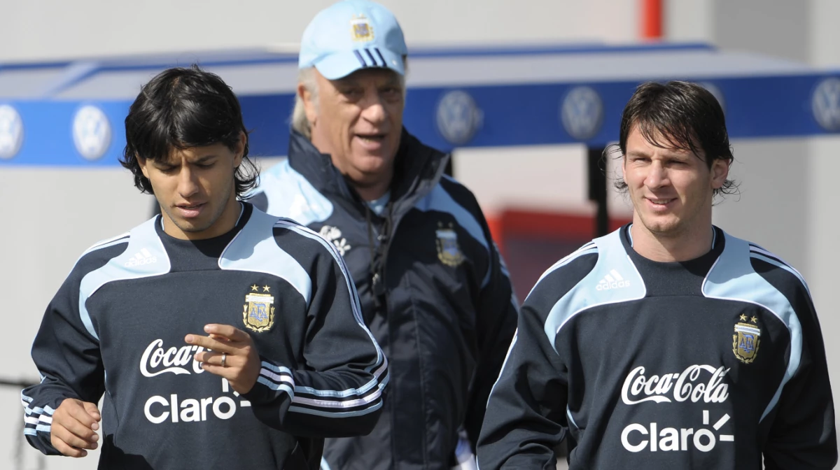 Con Alfio Basile como DT, Messi anotó su primer gol por Eliminatorias Sudamericanas ante Uruguay.&nbsp;