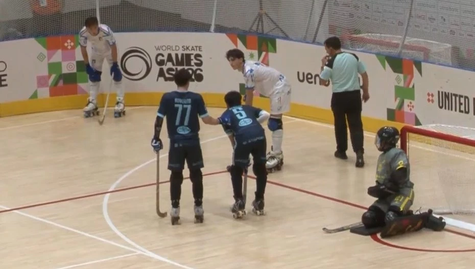 Foto:@hockeyitalia21. El seleccionado argentino Sub 19 de hockey sobre patines igualó 2-2 con Italia, en Asunción