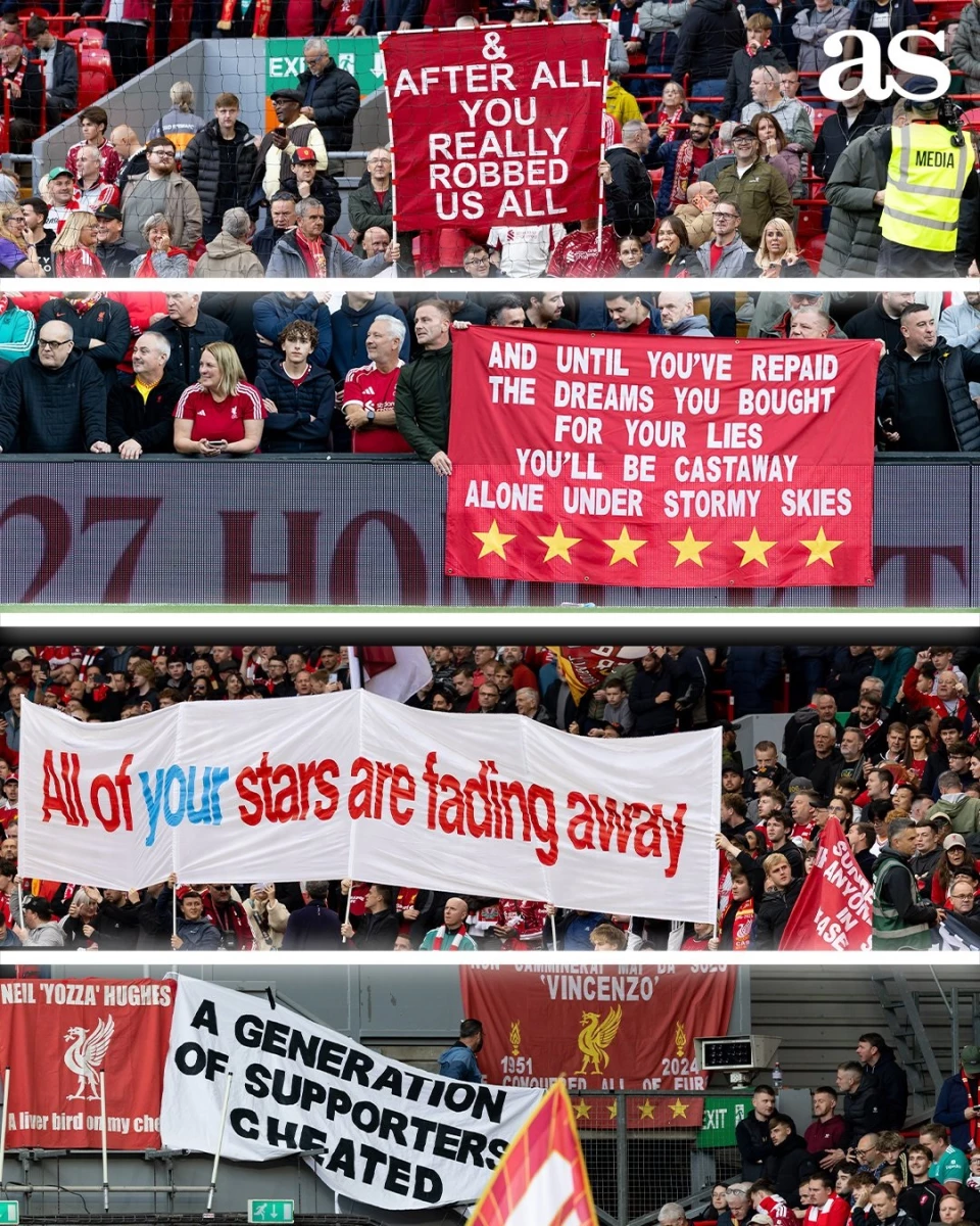 Foto: Los hinchas del Liverpool arremetieron con banderas y carteles contra sus pares del Manchester City