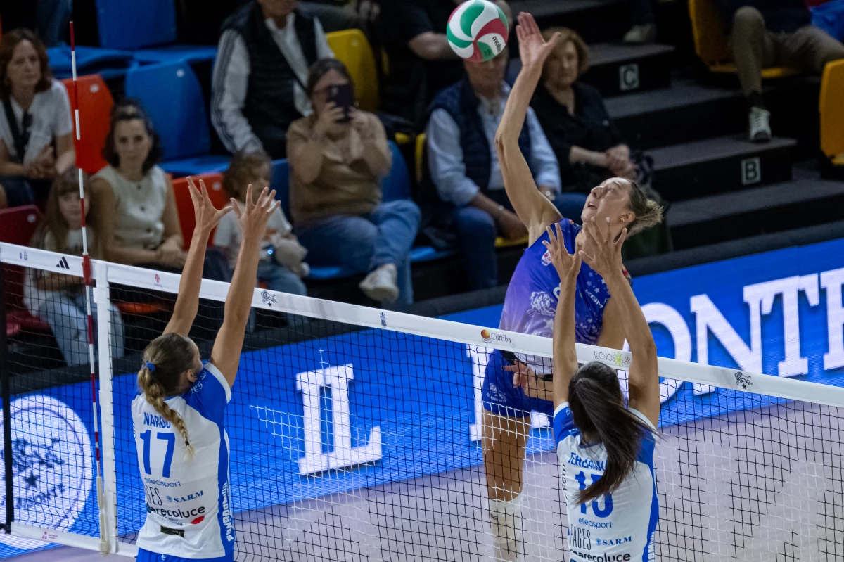 Foto:@lega_pallavolo_ La argentina Cugno dijo presente en la victoria 3-0 de Il Bisonte Firenze