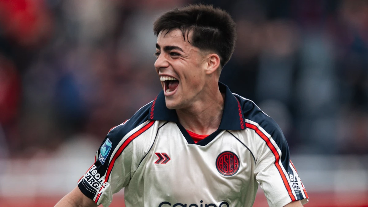 Foto: Teo Rodríguez Pagano festeja su gol, en el triunfo de San Lorenzo ante Deportivo Riestra. &nbsp;