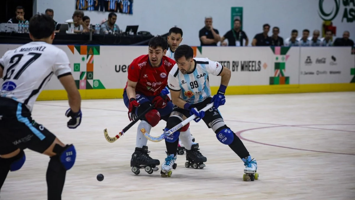 Gonzalo Romero maniobra ante chileno. foto: @comitenacionalarg.