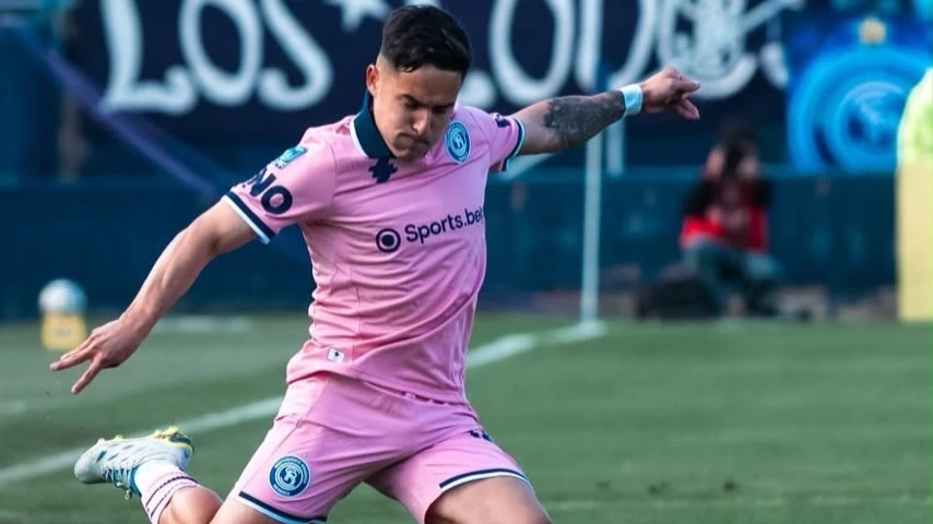 Matías Fernández el conductor y autor del gol de la Lepra. foto: @csir.oficial