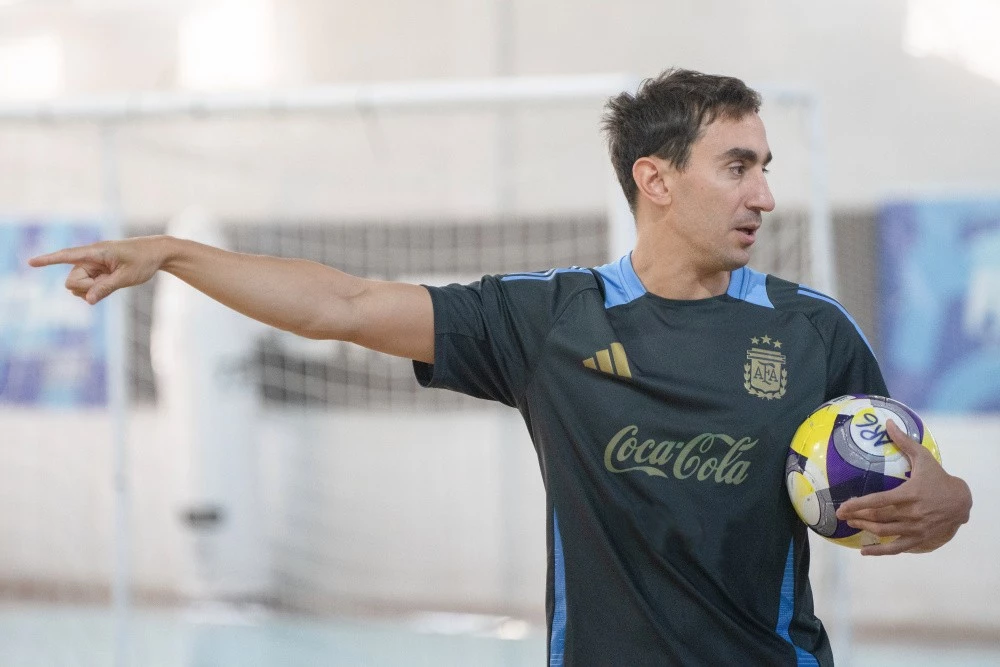 Foto: Prensa AFA. El DT Santiago Basile designó a los diez jugadores del Seleccionado Sub 18 de futsal que competirá en los Juegos Olímpicos de la Juventud en Dakar 2026