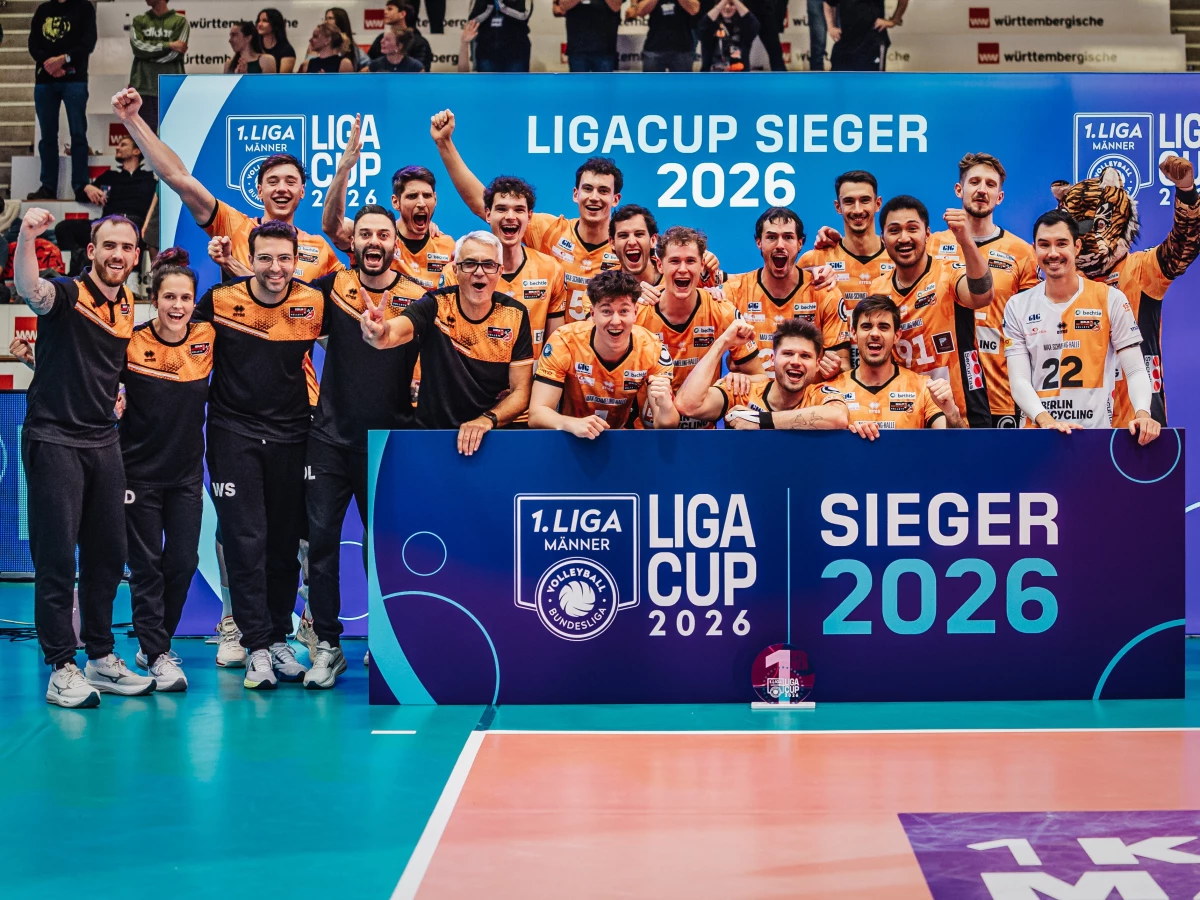 Foto: Prensa BRV. El equipo de Berlín Recycling Volleys se adjudicó el título de la Copa de la Liga en Alemania, con la presencia del argentino Zerba.