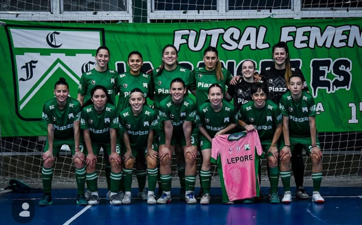 Foto: Oeste Futsal femenino. El equipo de Caballito le ganó a Racing Club por 3-1 y se acercó a la línea del líder