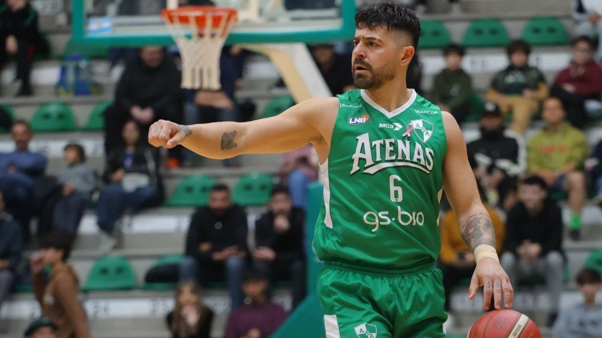 Franco Balbi, la experiencia y conducción para el Griego que se llevó un importante juego 1 Foto: AdC