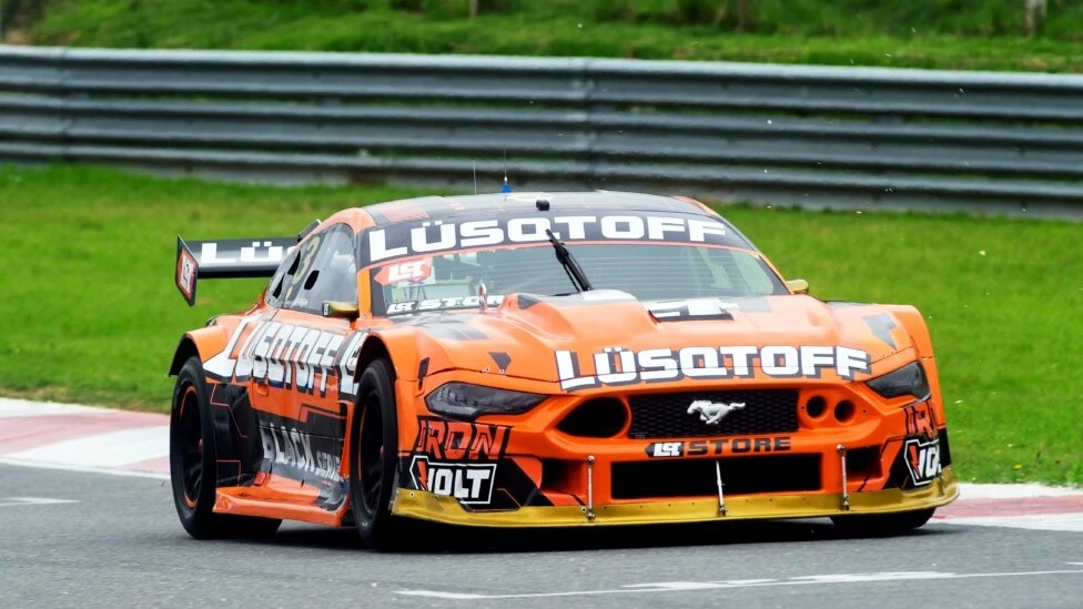 Foto: @actcargentina. El uruguayo Lambiris hizo el tiempo más veloz y se quedó con la pole position