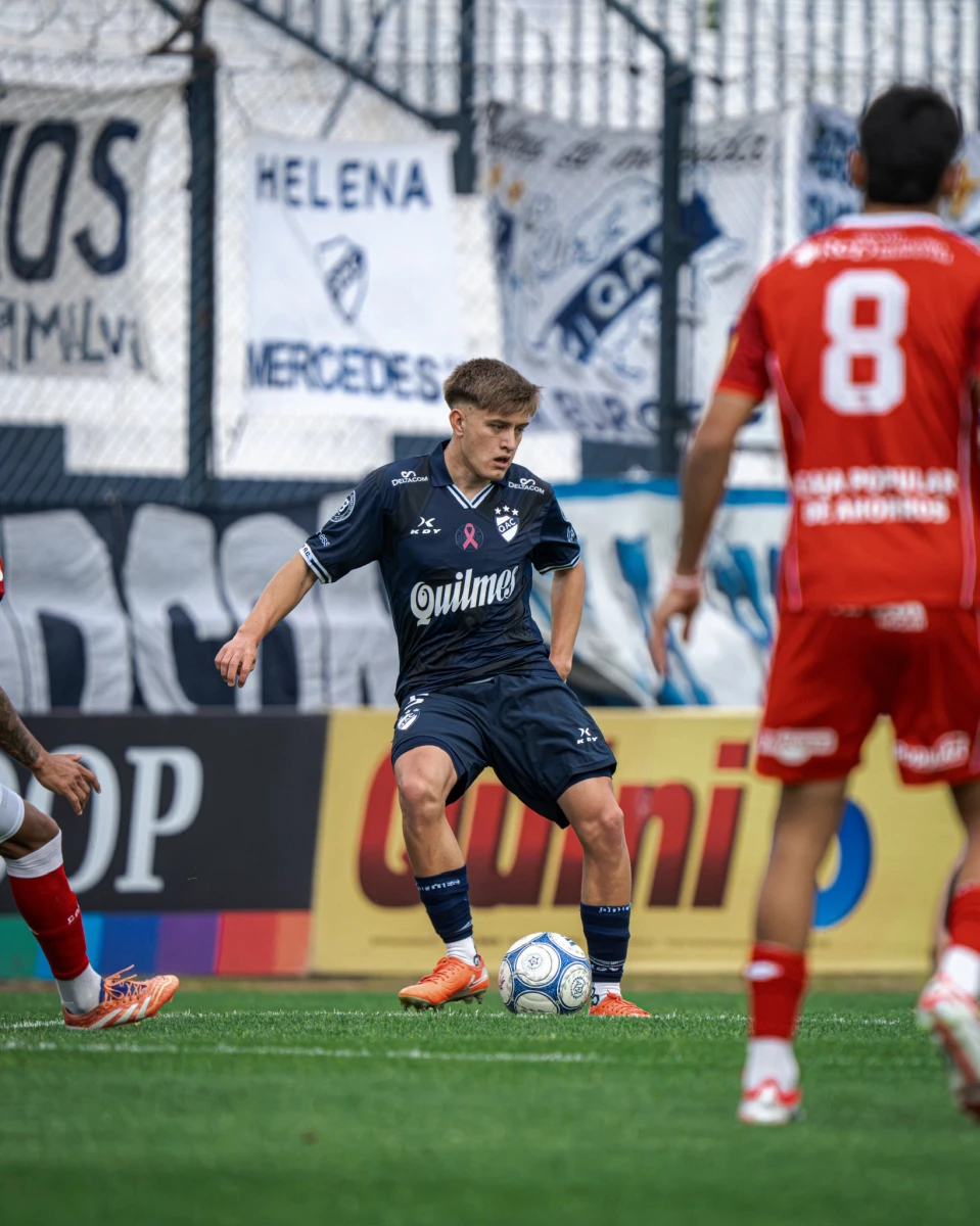 Foto:@qacoficial. Quilmes venció a San Martín de Tucumán y se aseguró la permanencia