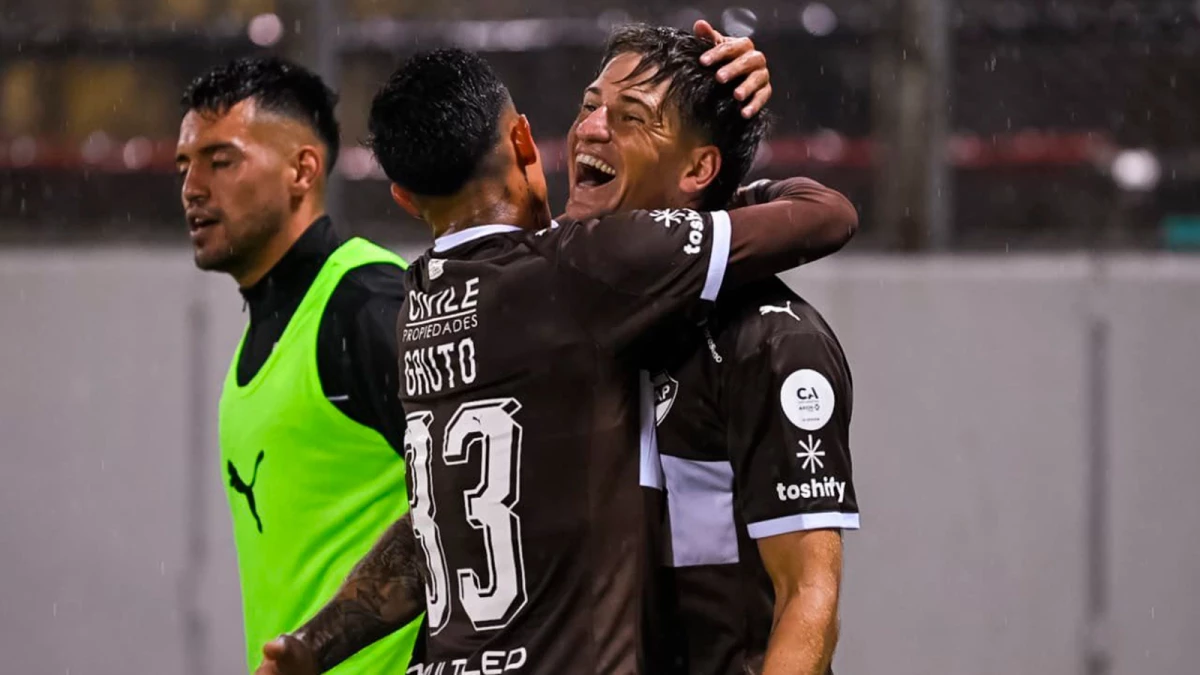 Foto: Franco Vázquez le pidió a Gauto que Silva lanzara un córner abierto y Retamar marcó el empate.